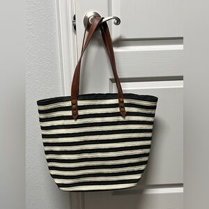 OVERSIZED BLACK & WINTER WHITE STRIPED WOVEN TOTE BAG WITH COGNAC COLORED STRAPS